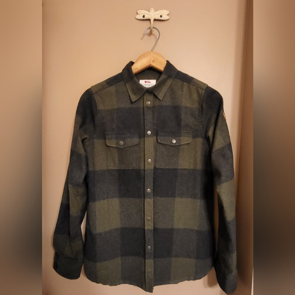 Fjallraven. Canada Shirt Forest Green/Black. Wm S. NWOT